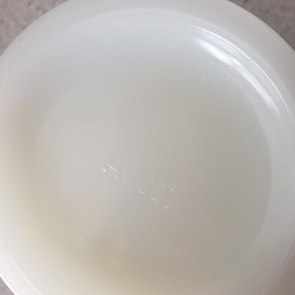 Vintage Avon 8 oz Milk Glass Shaving Mug Cup - Picture 6 of 9